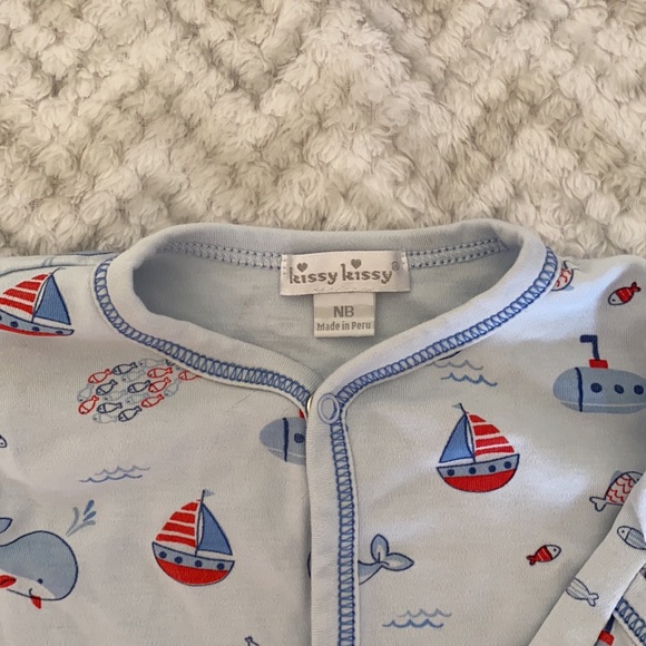 Newborn onesie with snaps - Picture 3 of 7